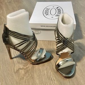 New Steve Madden Fabolous Strappy Metallic Pewter Criss Cross Sandals 6